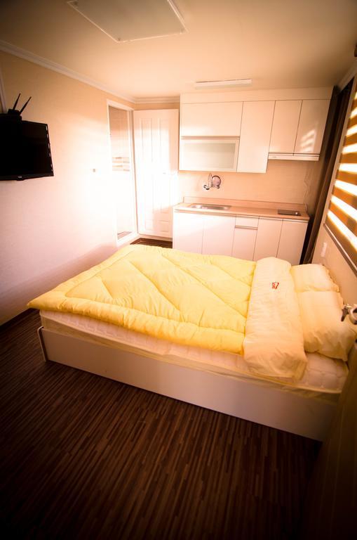 Yakorea Hostel Hongdae Seoul Exterior foto