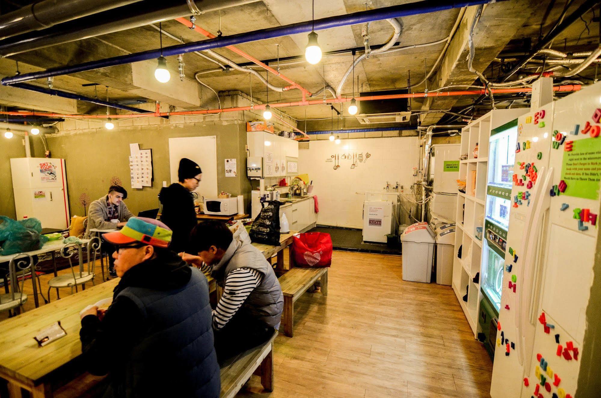 Yakorea Hostel Hongdae Seoul Exterior foto