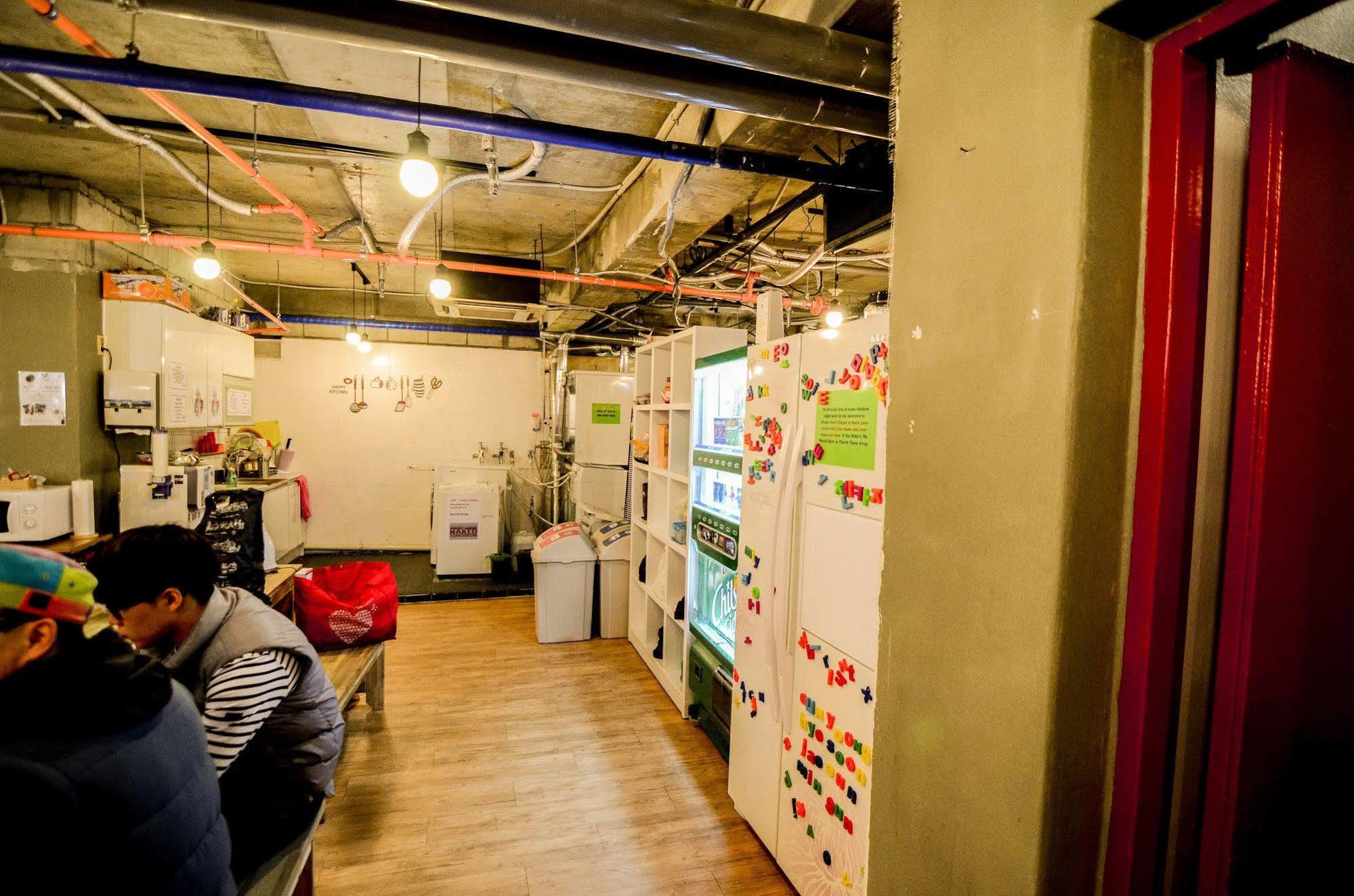 Yakorea Hostel Hongdae Seoul Exterior foto