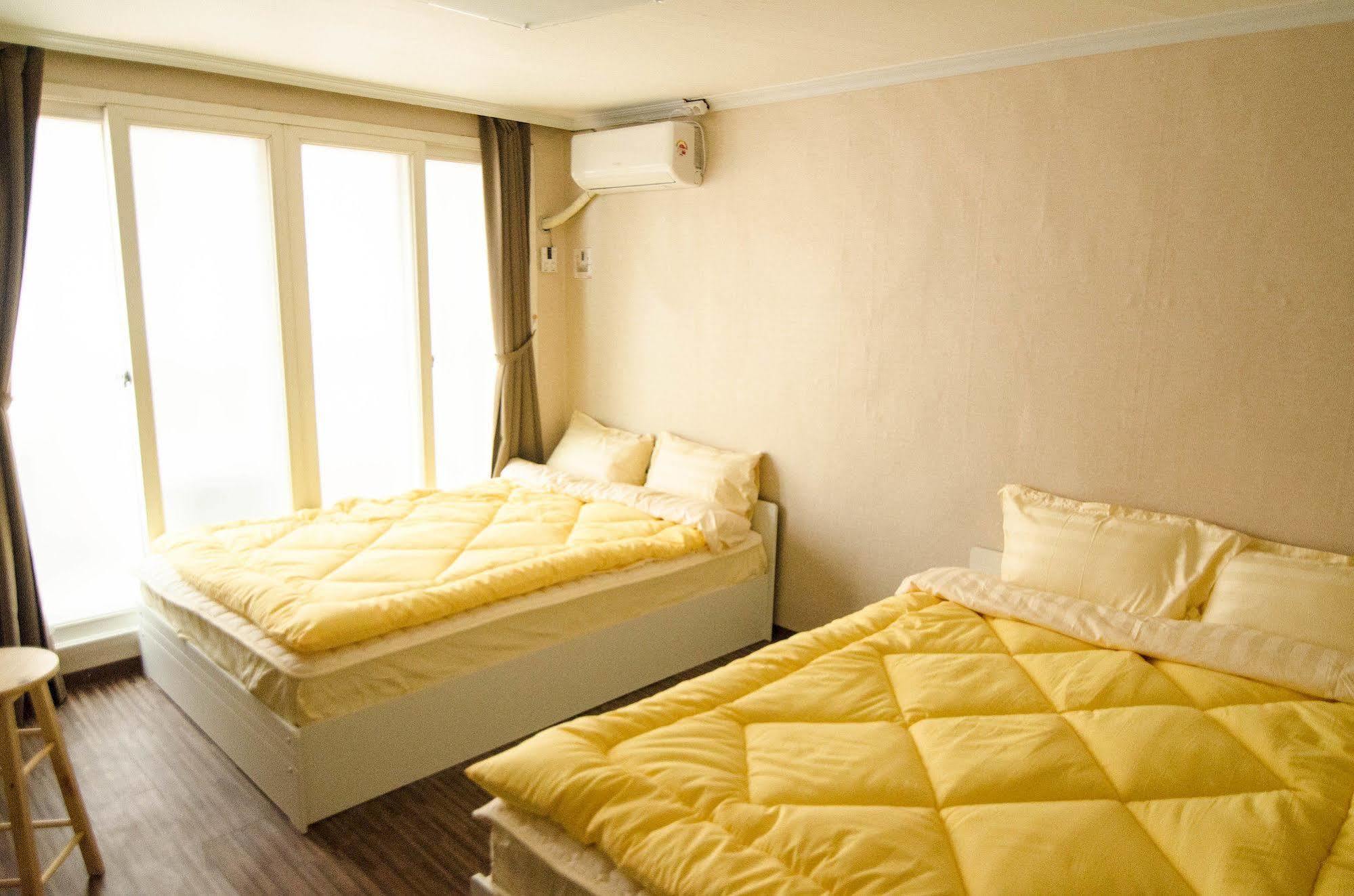 Yakorea Hostel Hongdae Seoul Exterior foto