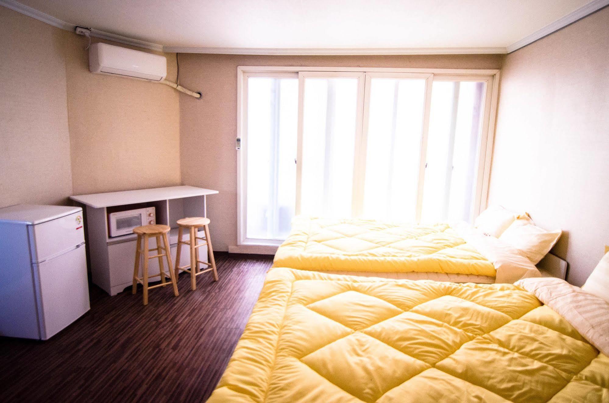 Yakorea Hostel Hongdae Seoul Exterior foto
